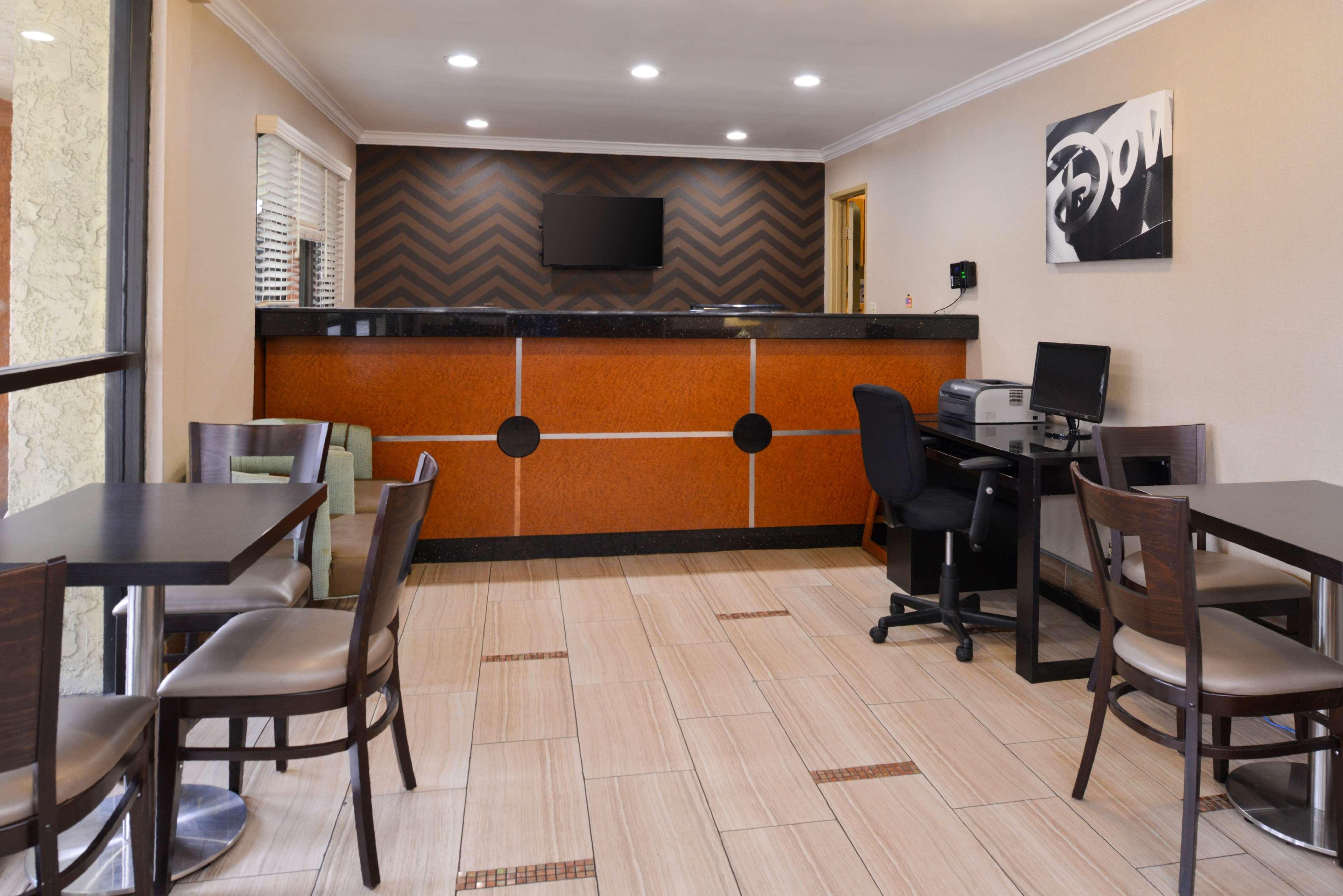 Best Western Courtesy Inn Hotel - Anaheim Resort At The Park Экстерьер фото