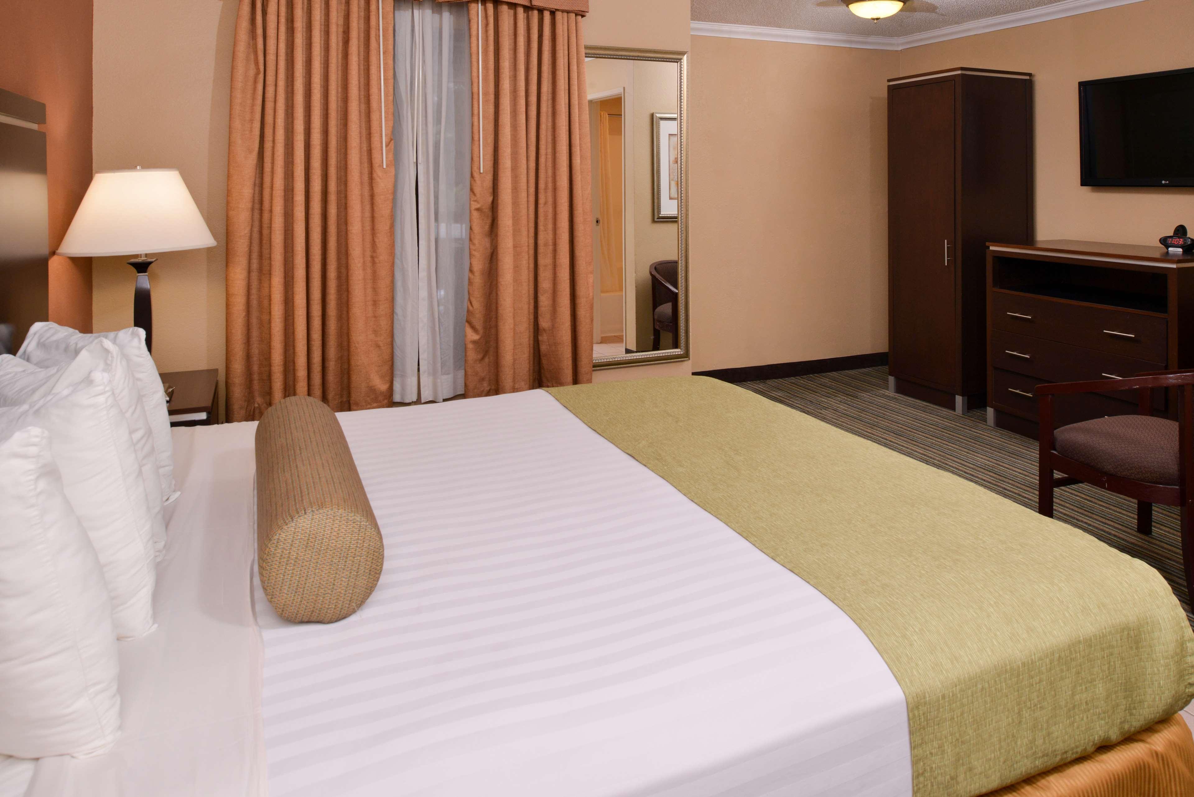 Best Western Courtesy Inn Hotel - Anaheim Resort At The Park Экстерьер фото