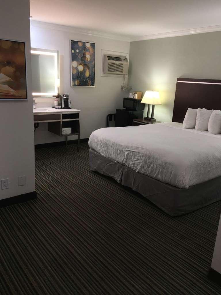 Best Western Courtesy Inn Hotel - Anaheim Resort At The Park Номер фото