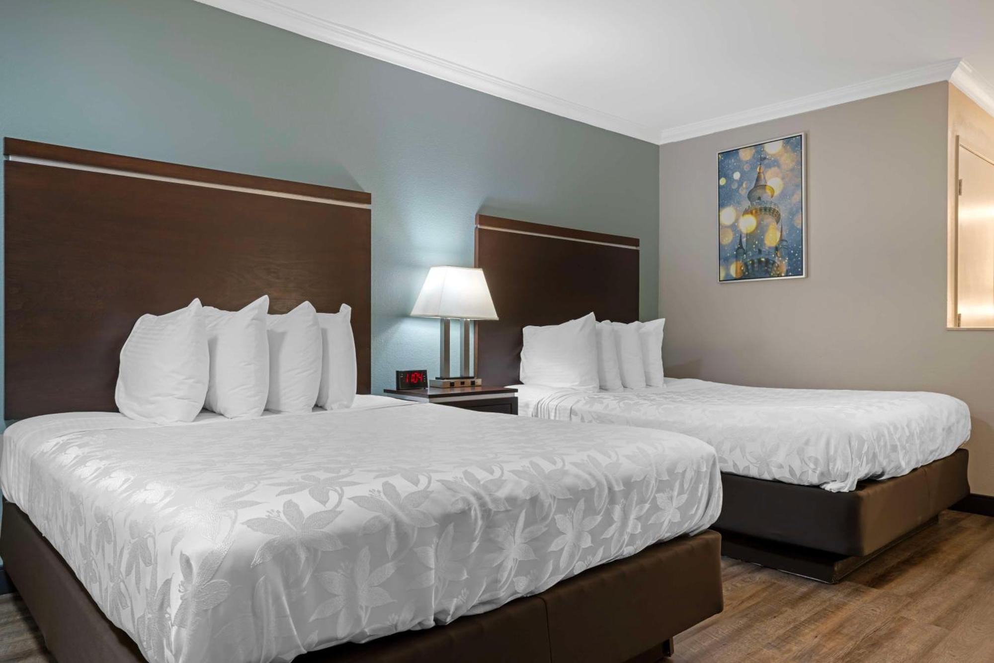 Best Western Courtesy Inn Hotel - Anaheim Resort At The Park Экстерьер фото
