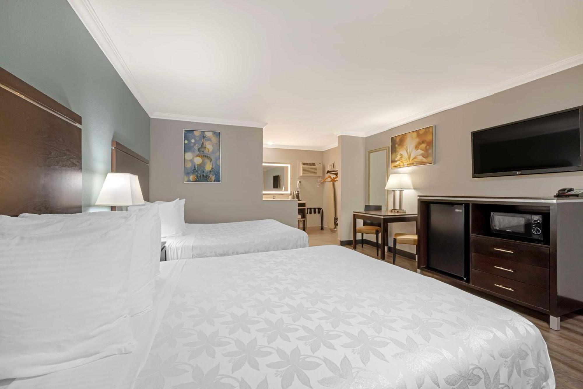 Best Western Courtesy Inn Hotel - Anaheim Resort At The Park Экстерьер фото