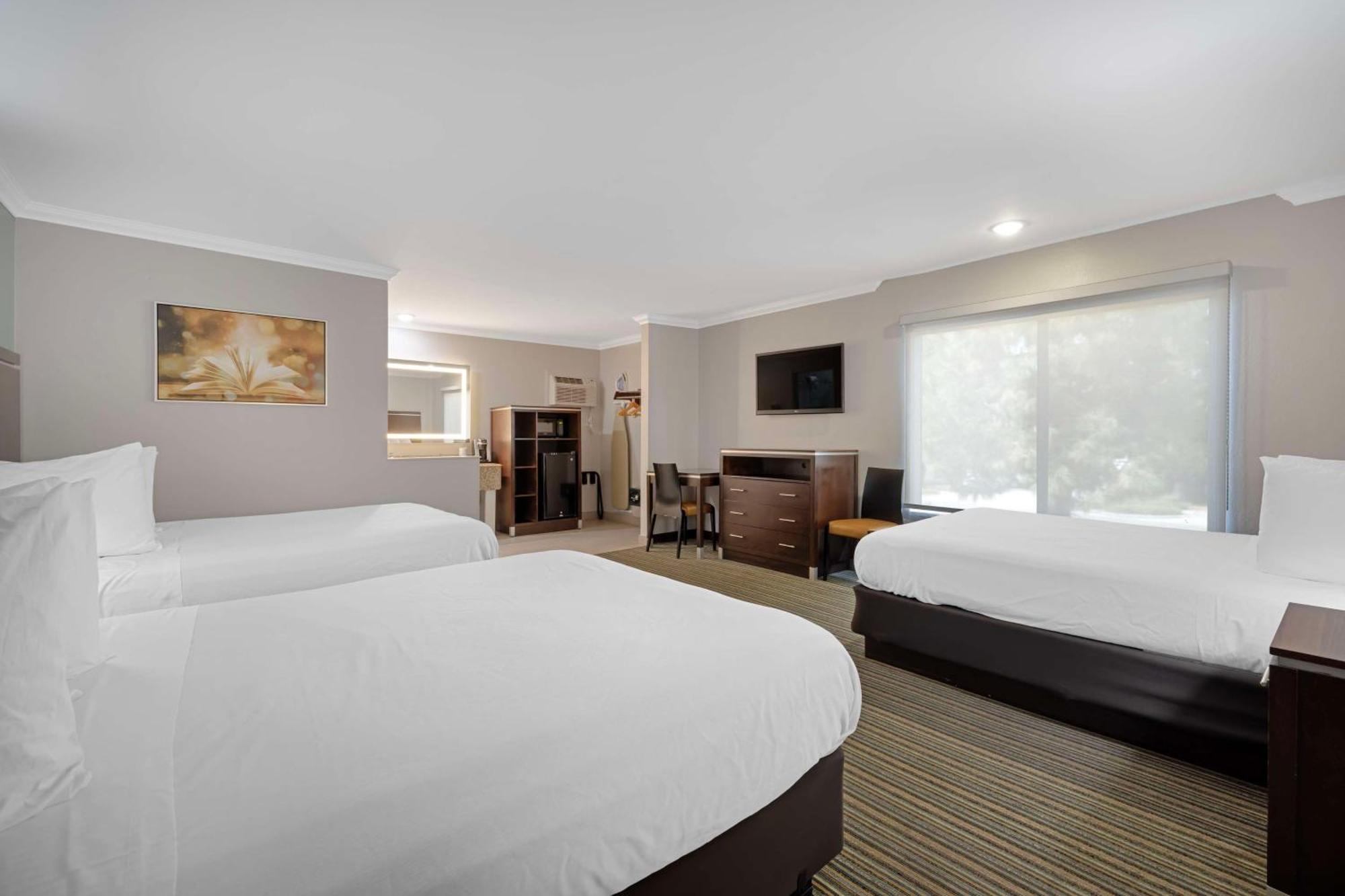 Best Western Courtesy Inn Hotel - Anaheim Resort At The Park Экстерьер фото