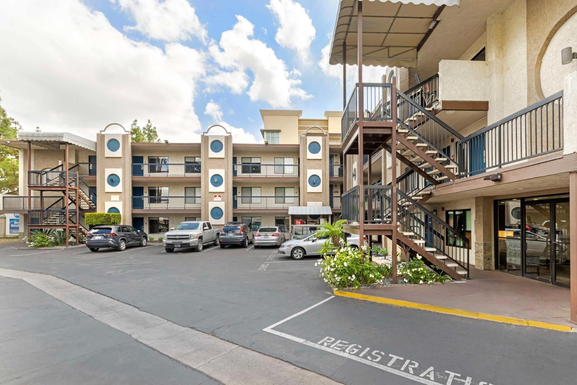 Best Western Courtesy Inn Hotel - Anaheim Resort At The Park Экстерьер фото