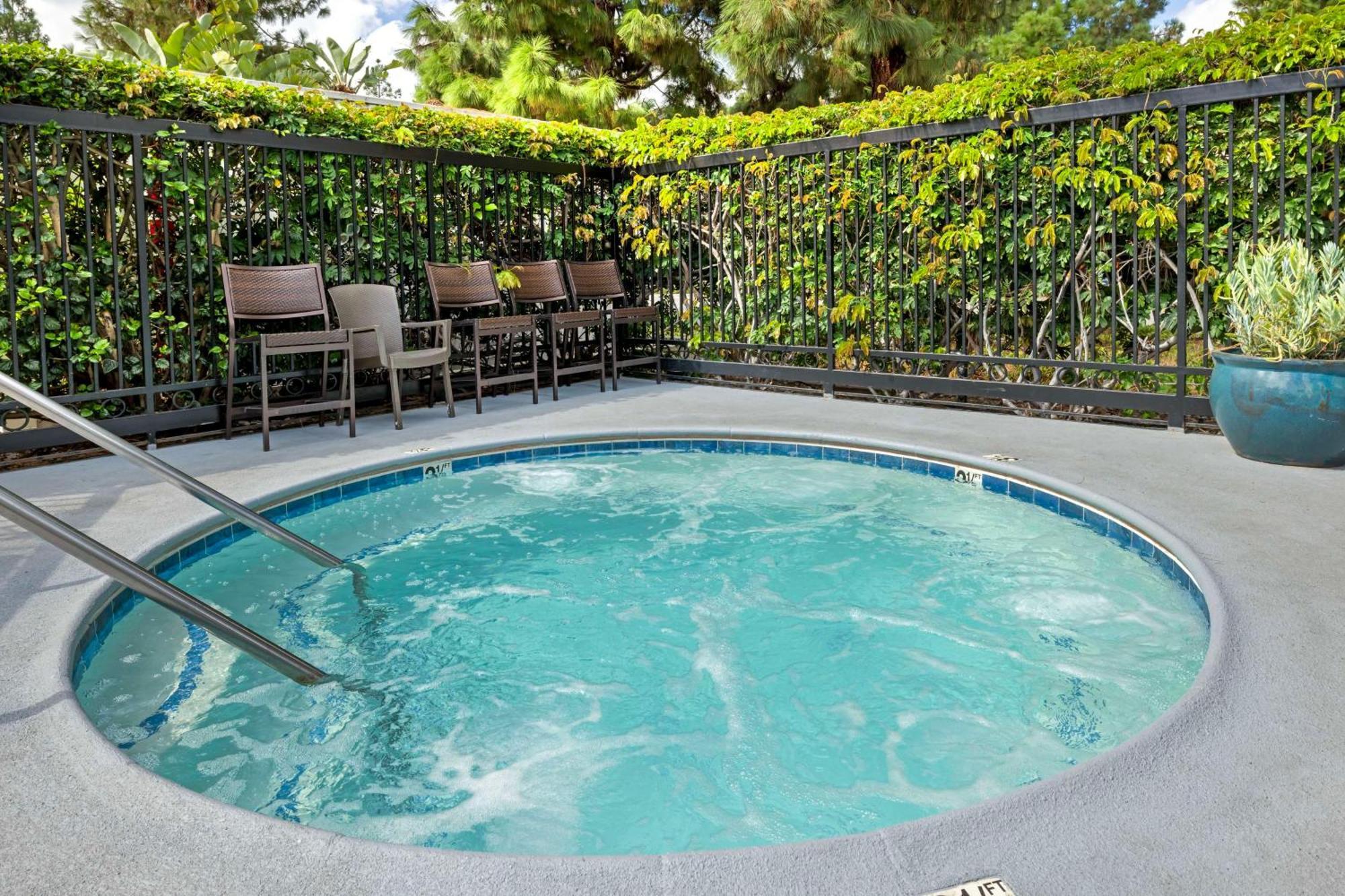 Best Western Courtesy Inn Hotel - Anaheim Resort At The Park Экстерьер фото