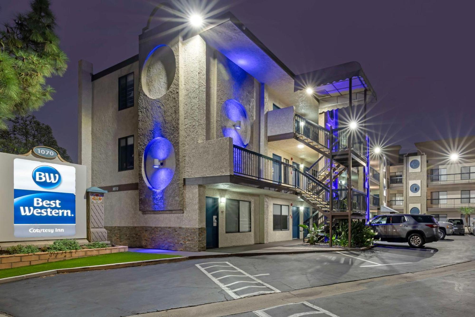 Best Western Courtesy Inn Hotel - Anaheim Resort At The Park Экстерьер фото