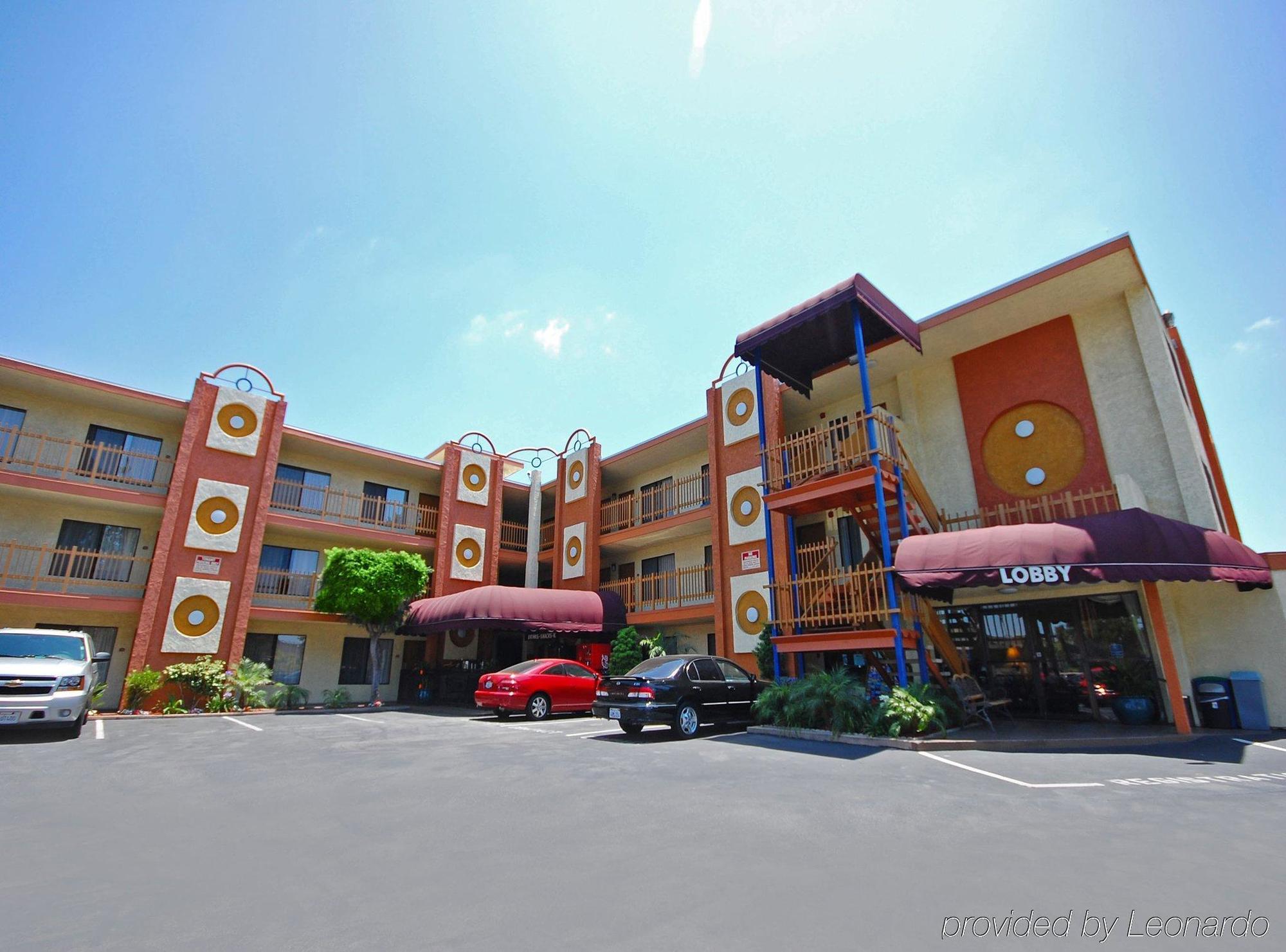Best Western Courtesy Inn Hotel - Anaheim Resort At The Park Экстерьер фото